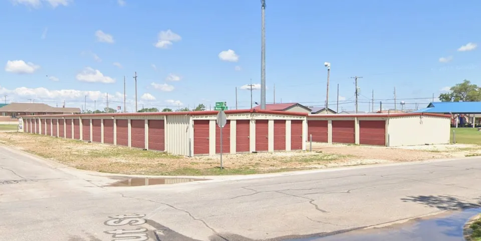 Sand Hills Storage facility at 10 E Ave C in South Hutchinson, Kansas